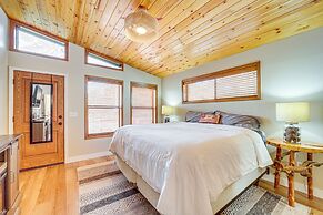 Strawberry Hideaway in the Pines w/ Hot Tub!