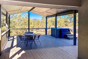 Ruidoso Home w/ Hot Tub & Sierra Blanca Views