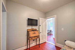 Bright Lake Winnipesaukee Home - Walk to Town