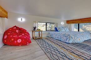 Luxe, Modern Studio w/ Sweeping City Views!