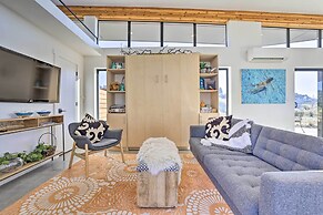 Luxe, Modern Studio w/ Sweeping City Views!