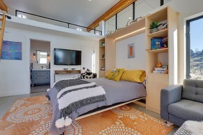 Luxe, Modern Studio w/ Sweeping City Views!