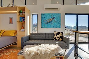 Luxe, Modern Studio w/ Sweeping City Views!