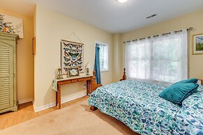 Charming Charlottesville Apt w/ Outdoor Space!