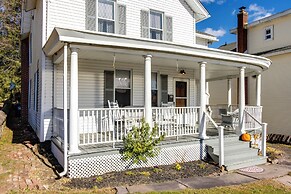 Victorian Home w/ Porch: 6 Mi to Hickory Run Park!