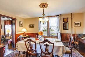 Victorian Home w/ Porch: 6 Mi to Hickory Run Park!