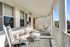 Victorian Home w/ Porch: 6 Mi to Hickory Run Park!
