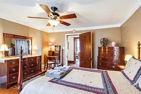 Victorian Home w/ Porch: 6 Mi to Hickory Run Park!