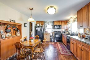 Victorian Home w/ Porch: 6 Mi to Hickory Run Park!