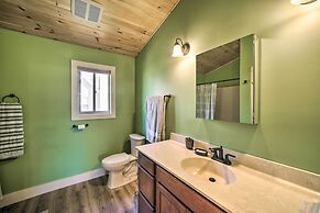 Cabin w/ Mtn View, 4 Mi to Massanutten Resort