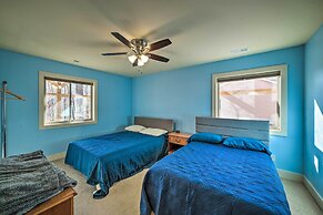 Cabin w/ Mtn View, 4 Mi to Massanutten Resort