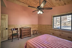 Cabin w/ Mtn View, 4 Mi to Massanutten Resort