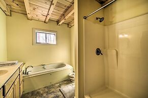 Cabin w/ Mtn View, 4 Mi to Massanutten Resort