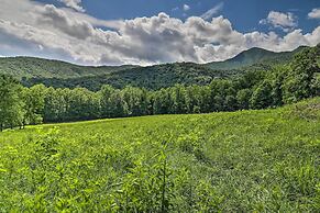 Candler Cabin w/ Deck & Mount Pisgah Views!