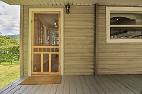 Candler Cabin w/ Deck & Mount Pisgah Views!