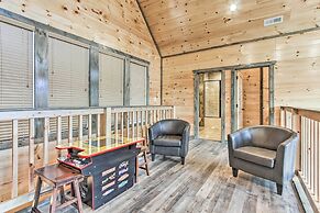 Smoky Mountain Hideaway w/ Hot Tub, Deck & Views!