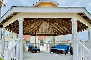 Resort-style Corpus Christi Condo w/ Ocean View!