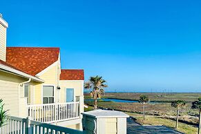 Resort-style Corpus Christi Condo w/ Ocean View!