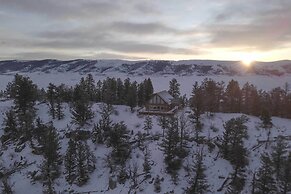 Quiet Fairplay Cabin w/ Rocky Mountain Views!