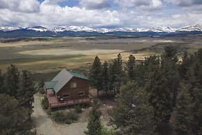 Quiet Fairplay Cabin w/ Rocky Mountain Views!