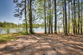 Secluded Hayesville Cabin Rental w/ Deck & Grill!