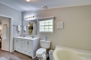 Secluded Hayesville Cabin Rental w/ Deck & Grill!