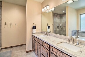 Fire Pits, Spacious Yard: Wooded Pinetop Escape!