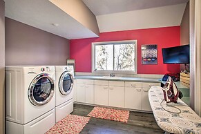 Luxurious Liberty Lake Hideaway w/ Hot Tub!