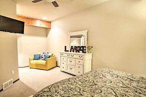 Luxurious Liberty Lake Hideaway w/ Hot Tub!