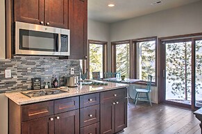 Luxurious Liberty Lake Hideaway w/ Hot Tub!