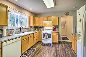 Updated Coos Bay Home ~ 2 Mi to Pacific Ocean