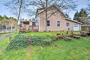 Updated Coos Bay Home ~ 2 Mi to Pacific Ocean
