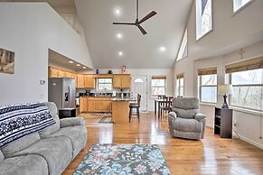 Cozy Hayesville Retreat w/ Deck & Mtn Views!