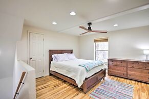 Cozy Hayesville Retreat w/ Deck & Mtn Views!