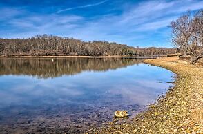 Kentucky Lake House With a Great Outdoor Space!