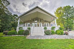 Kentucky Lake House With a Great Outdoor Space!
