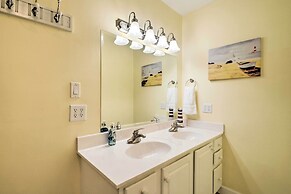 Kentucky Lake House With a Great Outdoor Space!