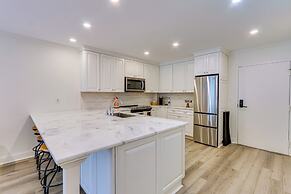 Walk to Pier & Golf: Heart of Harbour Town Condo