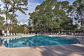 Walk to Pier & Golf: Heart of Harbour Town Condo