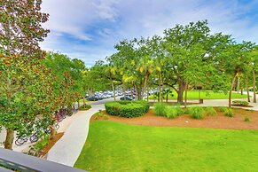 Walk to Pier & Golf: Heart of Harbour Town Condo