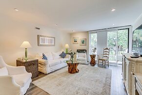 Walk to Pier & Golf: Heart of Harbour Town Condo