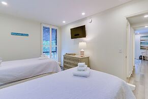 Walk to Pier & Golf: Heart of Harbour Town Condo