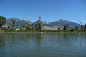 Emigrant Cabin on 10 Acres w/ BBQ & Peaceful Views