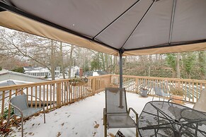 Charming Saugatuck Condo w/ Private Deck + Grill!