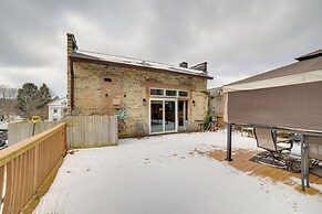 Charming Saugatuck Condo w/ Private Deck + Grill!