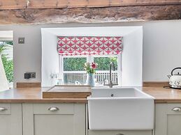 2 Pigsfoot Cottages