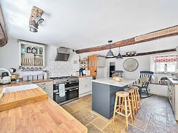 2 Pigsfoot Cottages