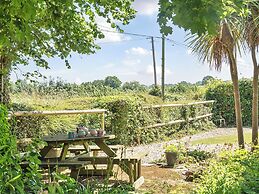 2 Pigsfoot Cottages
