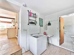 2 Pigsfoot Cottages