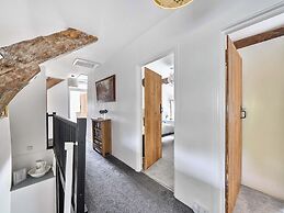 2 Pigsfoot Cottages